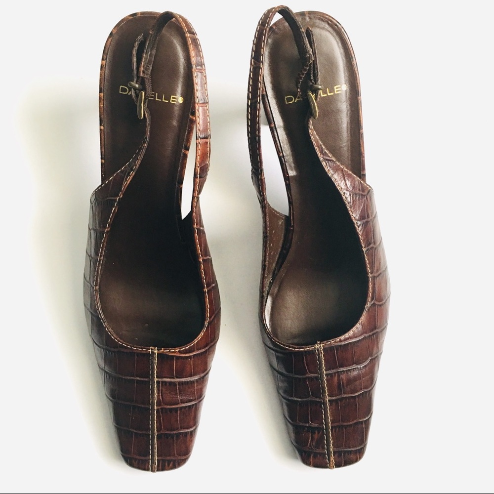 ๐ด SOLD - Danelle Shoes Size 7.5 - Picture 1 of 8